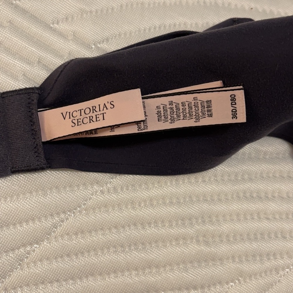 Victoria Secret Bra - Picture 3 of 3